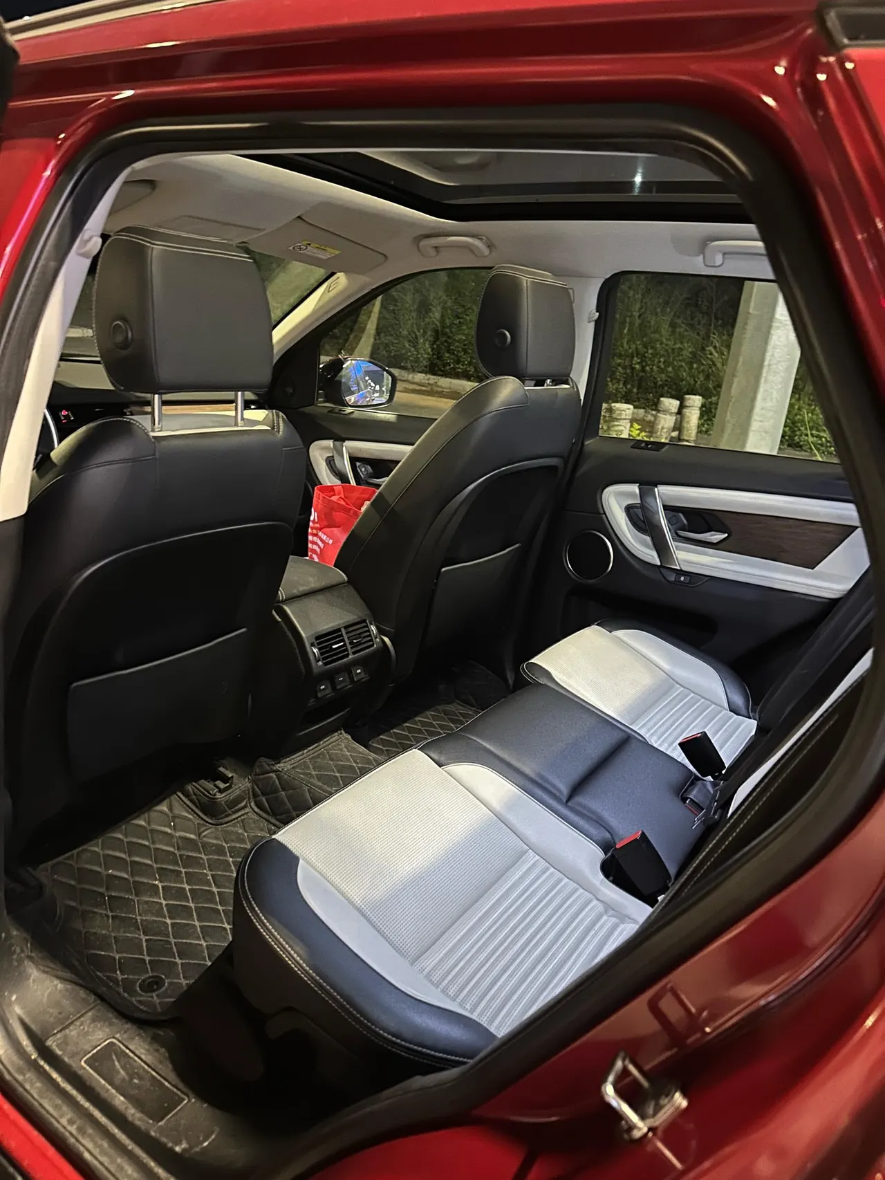 Land Rover 2020 Discovery Sports Edition 48V 2.0T 249PS R-Dynamic SE Performance Technology Edition 7-seat Automatic Gear 10