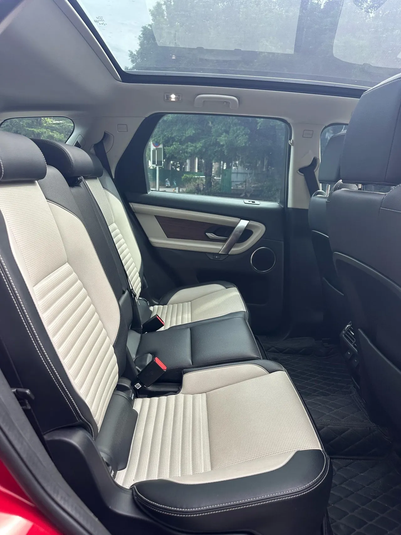 Land Rover 2020 Discovery Sports Edition 48V 2.0T 249PS R-Dynamic SE Performance Technology Edition 7-seat Automatic Gear 8