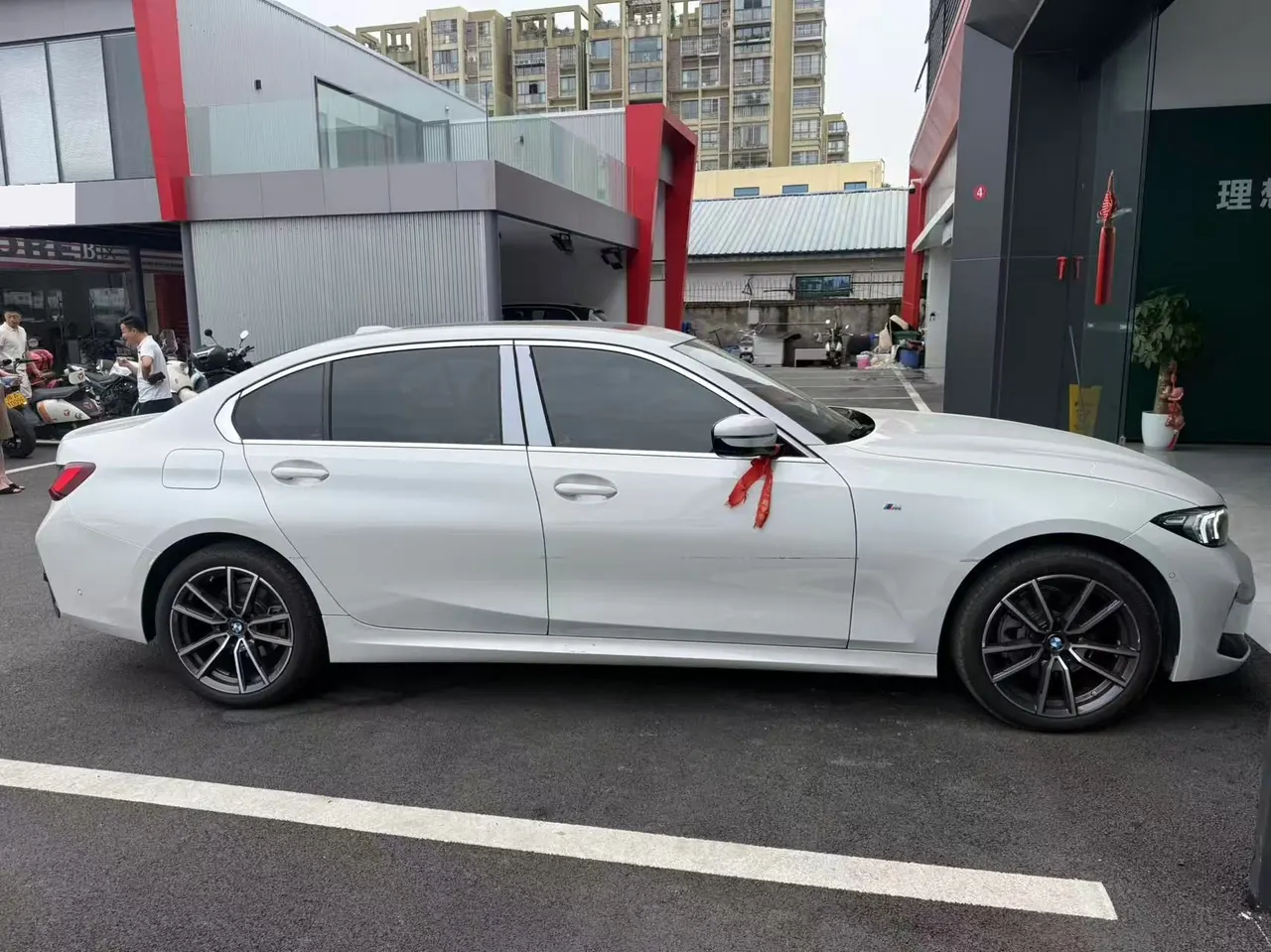 BMW 3 Series 2026 325Li 2.0T M Sports Suit Automatic Gear 2