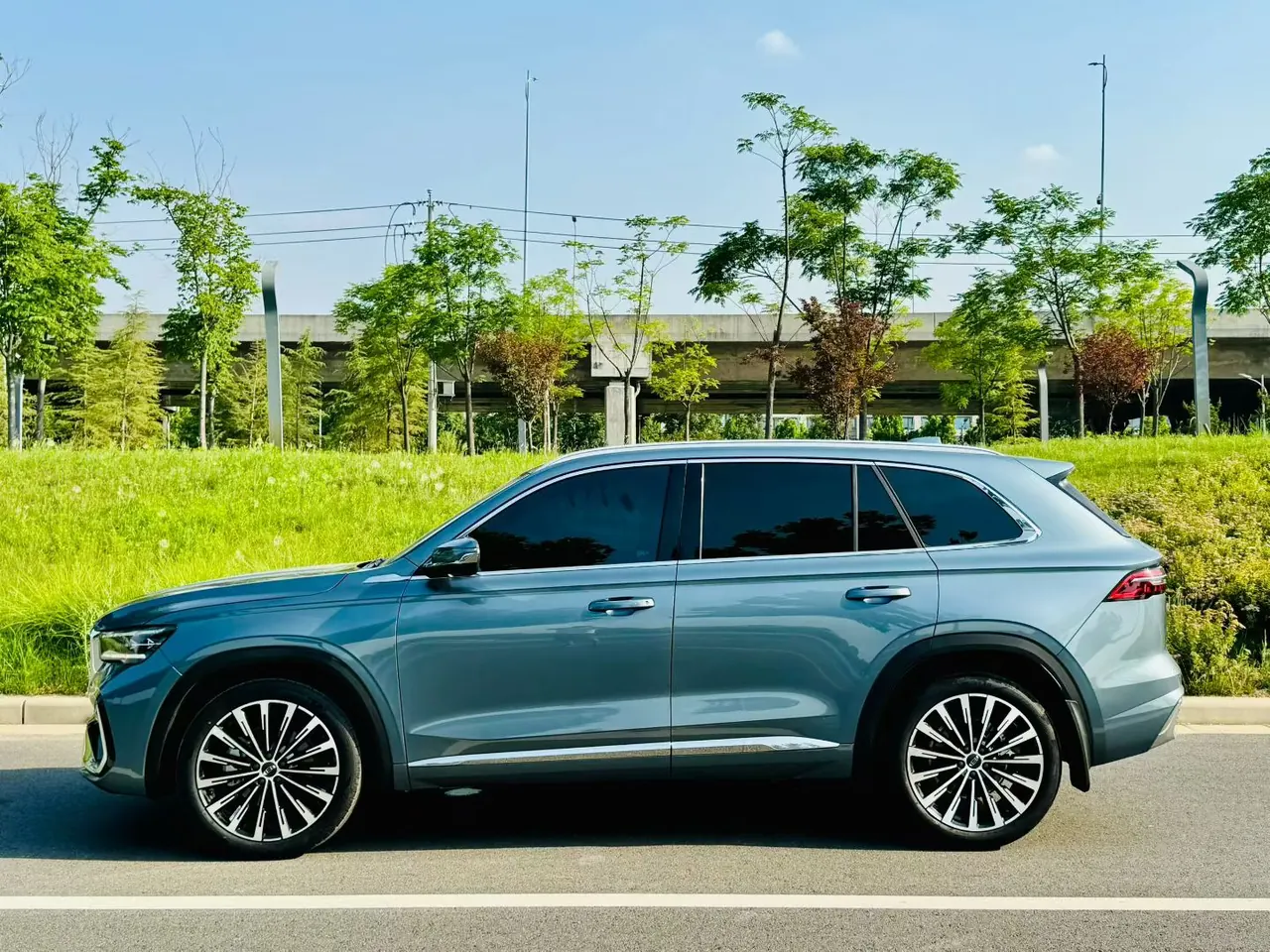 Geely 2026 XingyueL (Monjaro) 2.0TD Oriental Obsidian Edition Automatic Gear 3