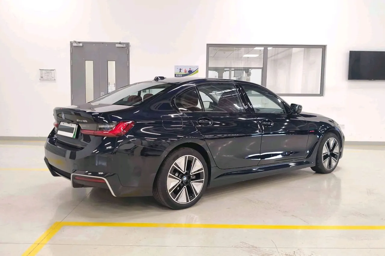 BMW 2026 i3 eDrive 40 L obsidian night sports suit automatic gear 10