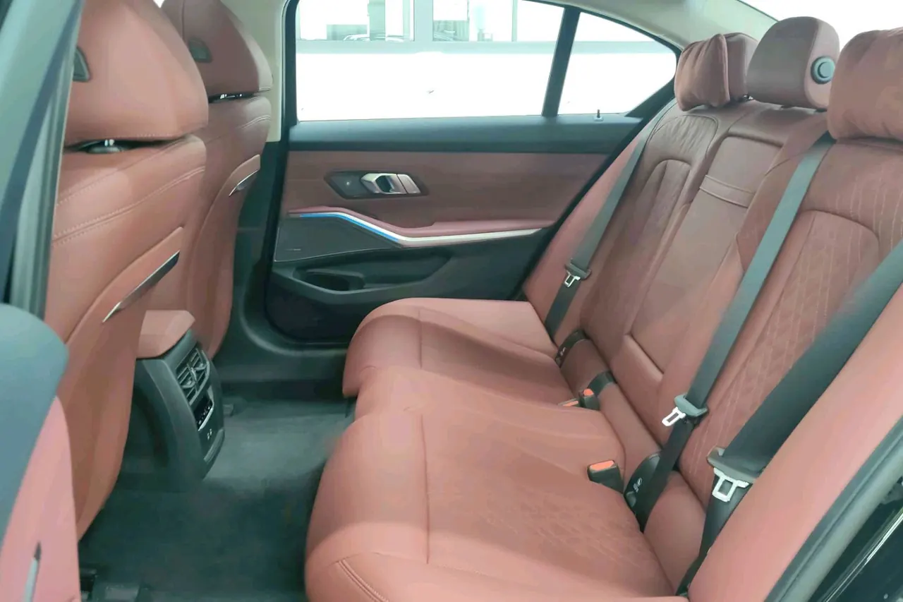 BMW 2026 i3 eDrive 40 L obsidian night sports suit automatic gear 6