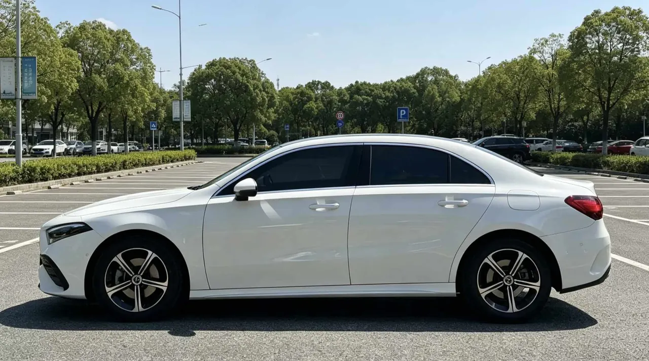 Mercedes Benz Class A 2025 A 200 L 1.3T Fashion (Modified) Automatic Gear 2