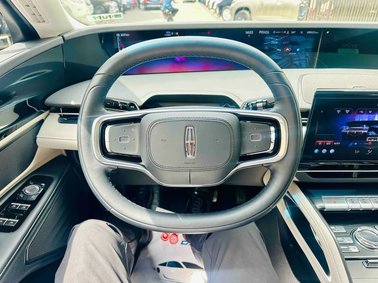 Lincoln 2025 Navigator 2.0T Four Drive Zunyi Edition Automatic Gear 8