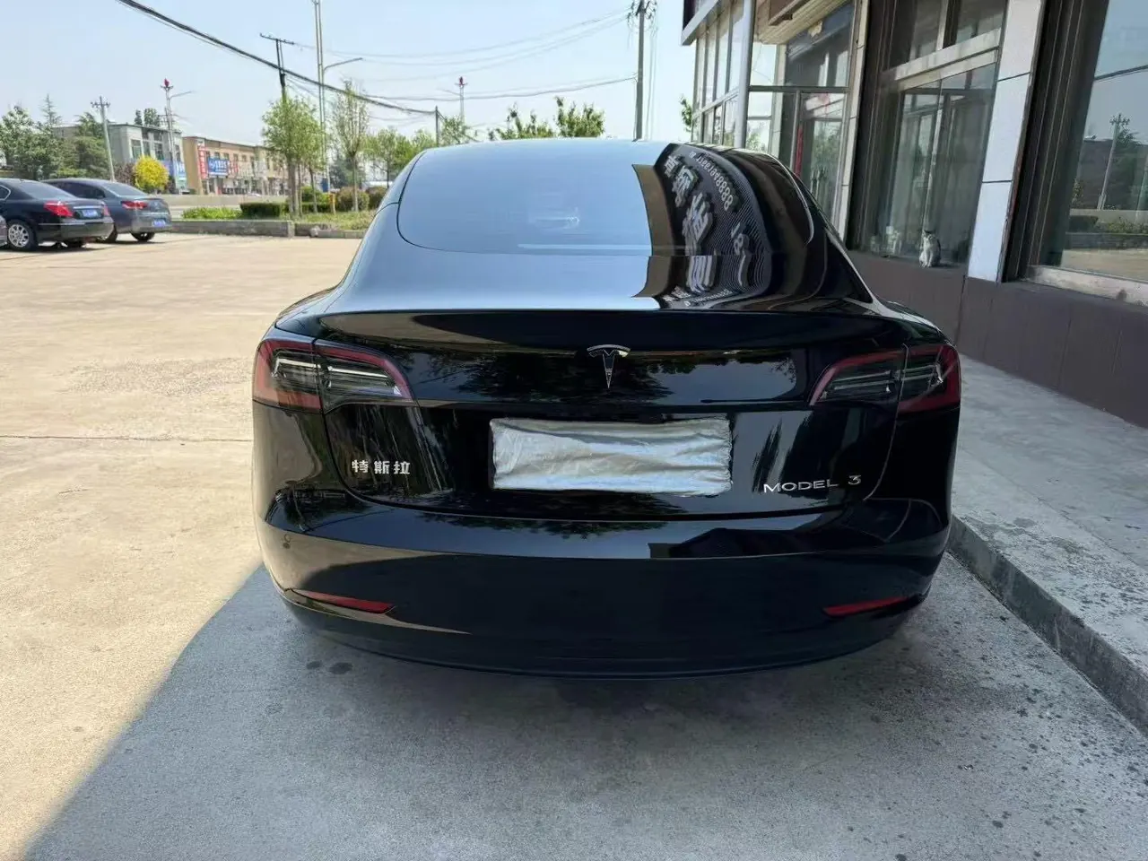 Open image lightbox: Tesla 2022 Model 3 rear-wheel drive version of automatic transmission