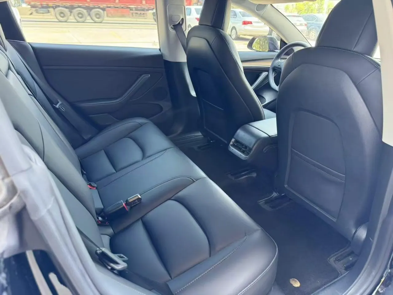 Tesla 2022 Model 3 rear-wheel drive version of automatic transmission 5