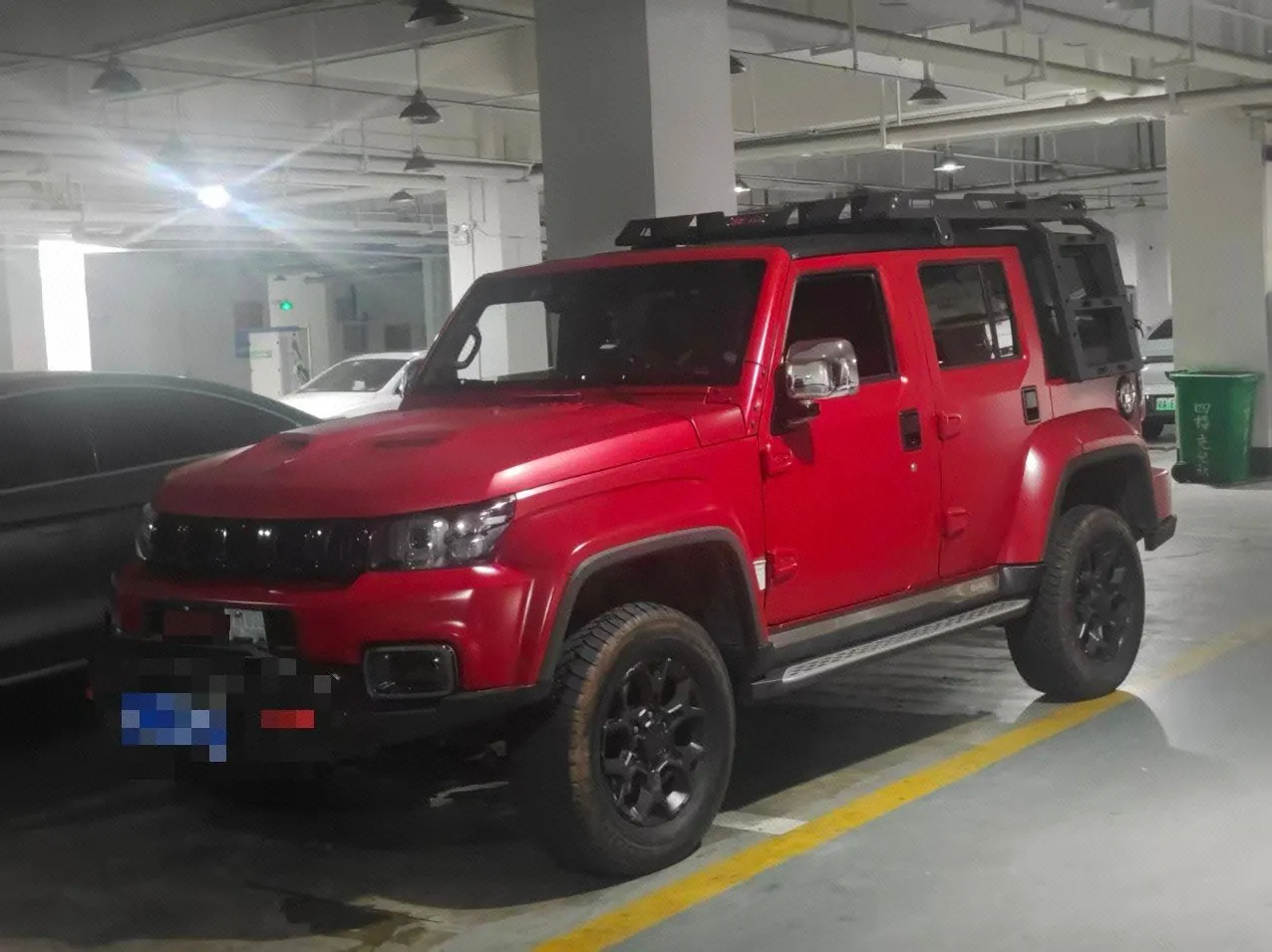 打开图片灯箱:Beijing 2023 BJ40 2.0D Four-wheel Drive Blade Hero Edition Chivalrous Automatic Gear