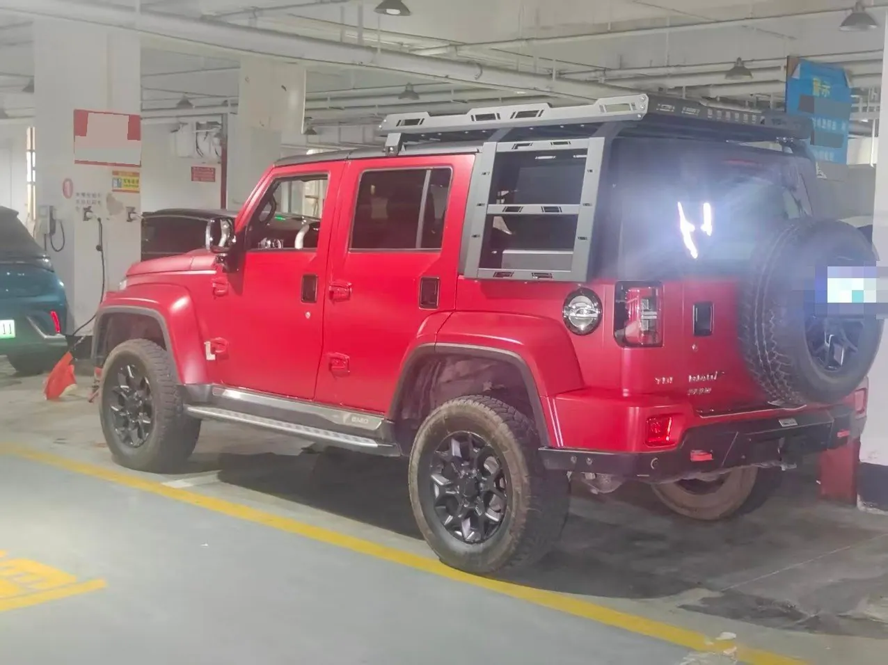Beijing 2023 BJ40 2.0D Four-wheel Drive Blade Hero Edition Chivalrous Automatic Gear 2
