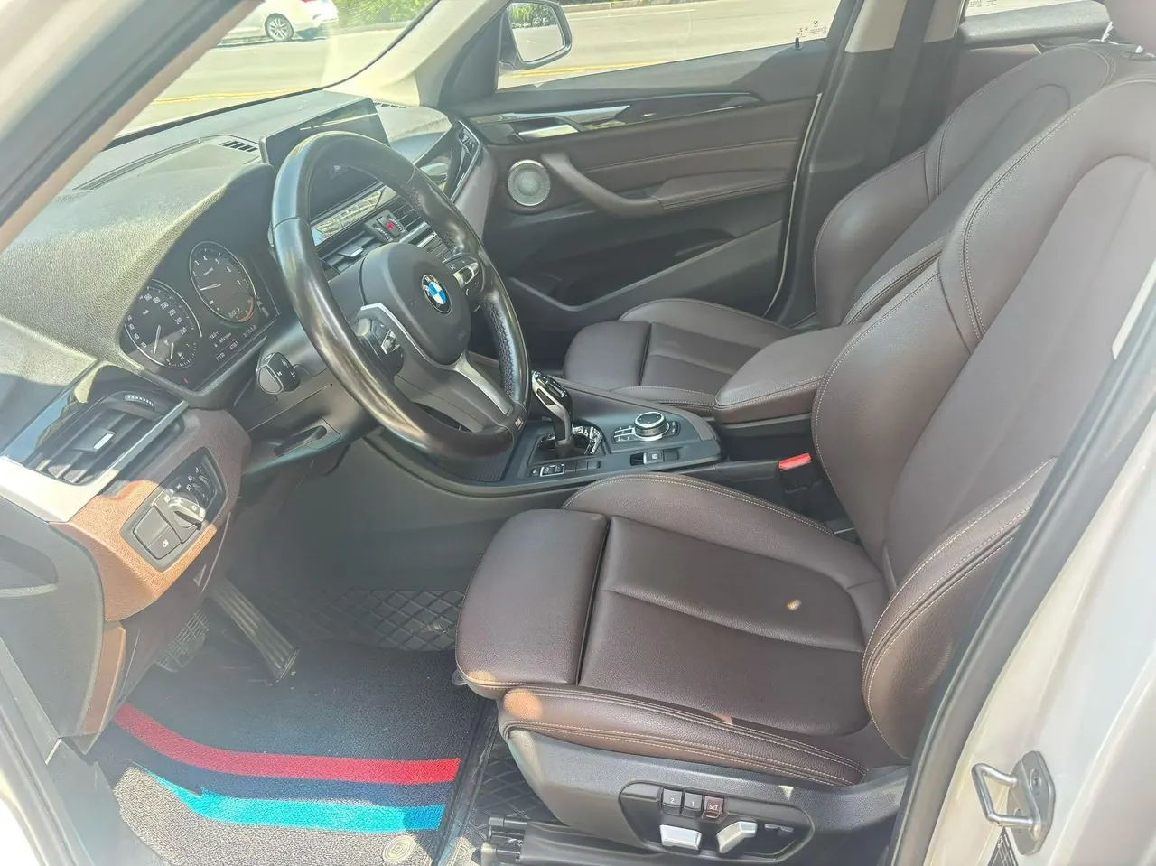 BMW 2022 X1 sDrive25Li 2.0T Leading Automatic Gear 3