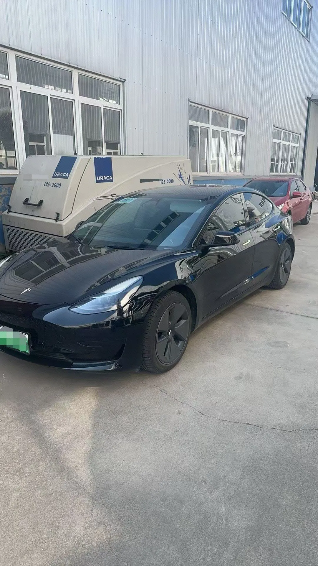 Open image lightbox: Tesla 2022 Model 3 rear-wheel drive version of automatic transmission
