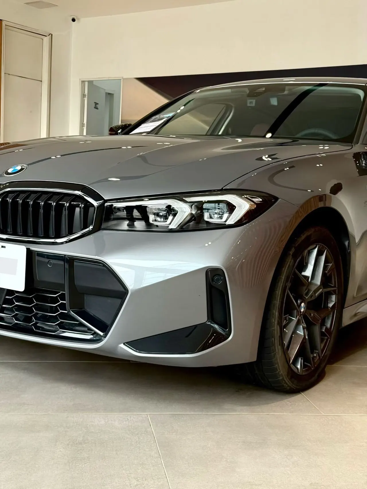 BMW 3 Series 2026 330Li 2.0T M Sports Obsidian Night Suit Automatic Gear 3