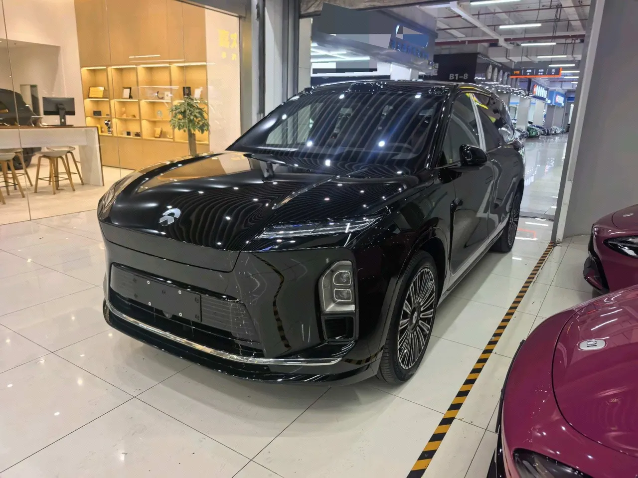NIO 2026 ES8 6-seat executive deluxe automatic gear - View 1