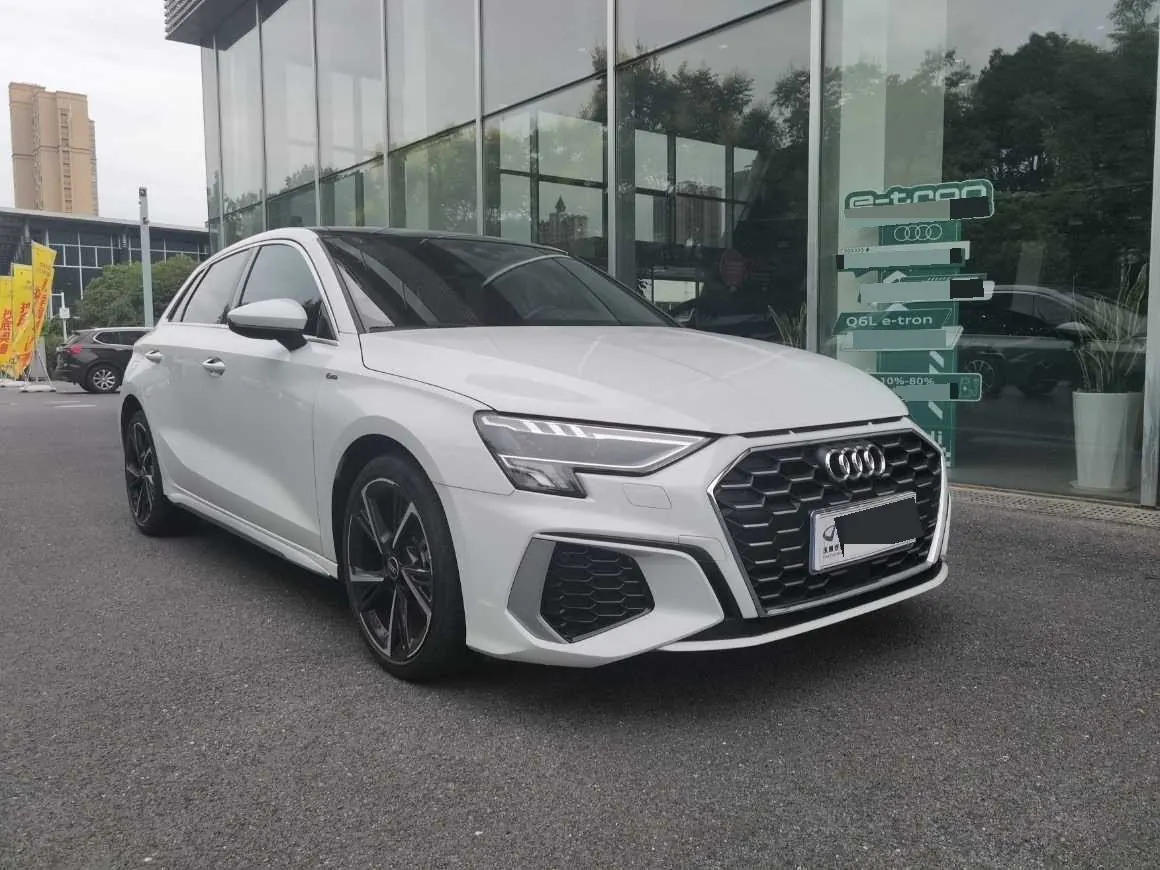 Audi 2022 A3 Sportback 1.4TFSI 35TFSI Fashion Sports Automatic 3