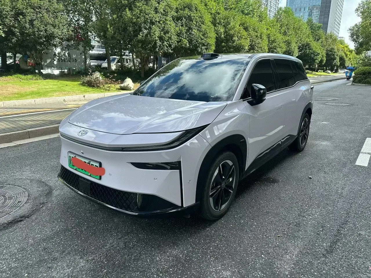 Open image lightbox: Toyota 2025 Platinum Intelligence 3X 520 Pro Advanced Intelligence Driving Edition Automatic Gear