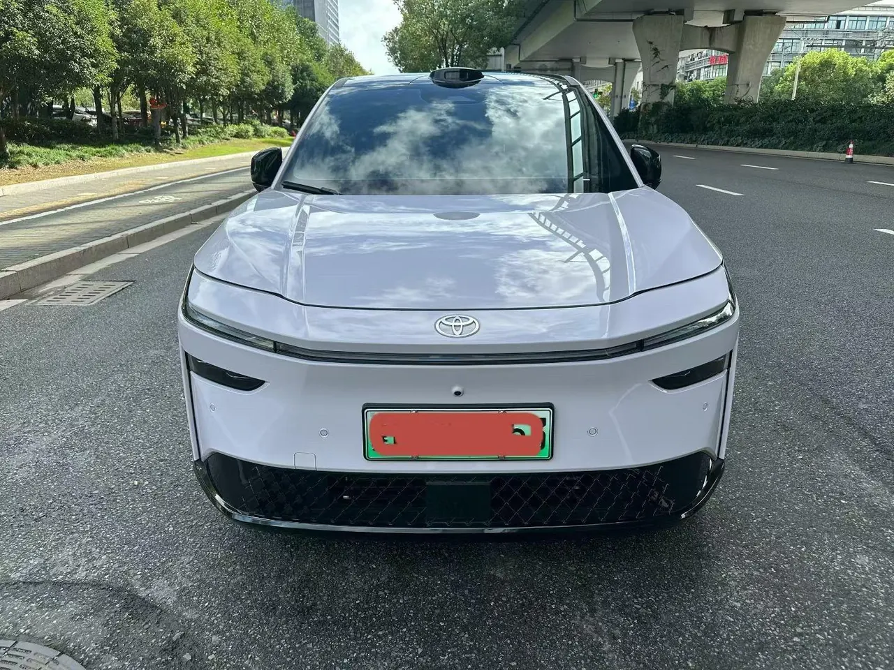 Toyota 2025 Platinum Intelligence 3X 520 Pro Advanced Intelligence Driving Edition Automatic Gear 2
