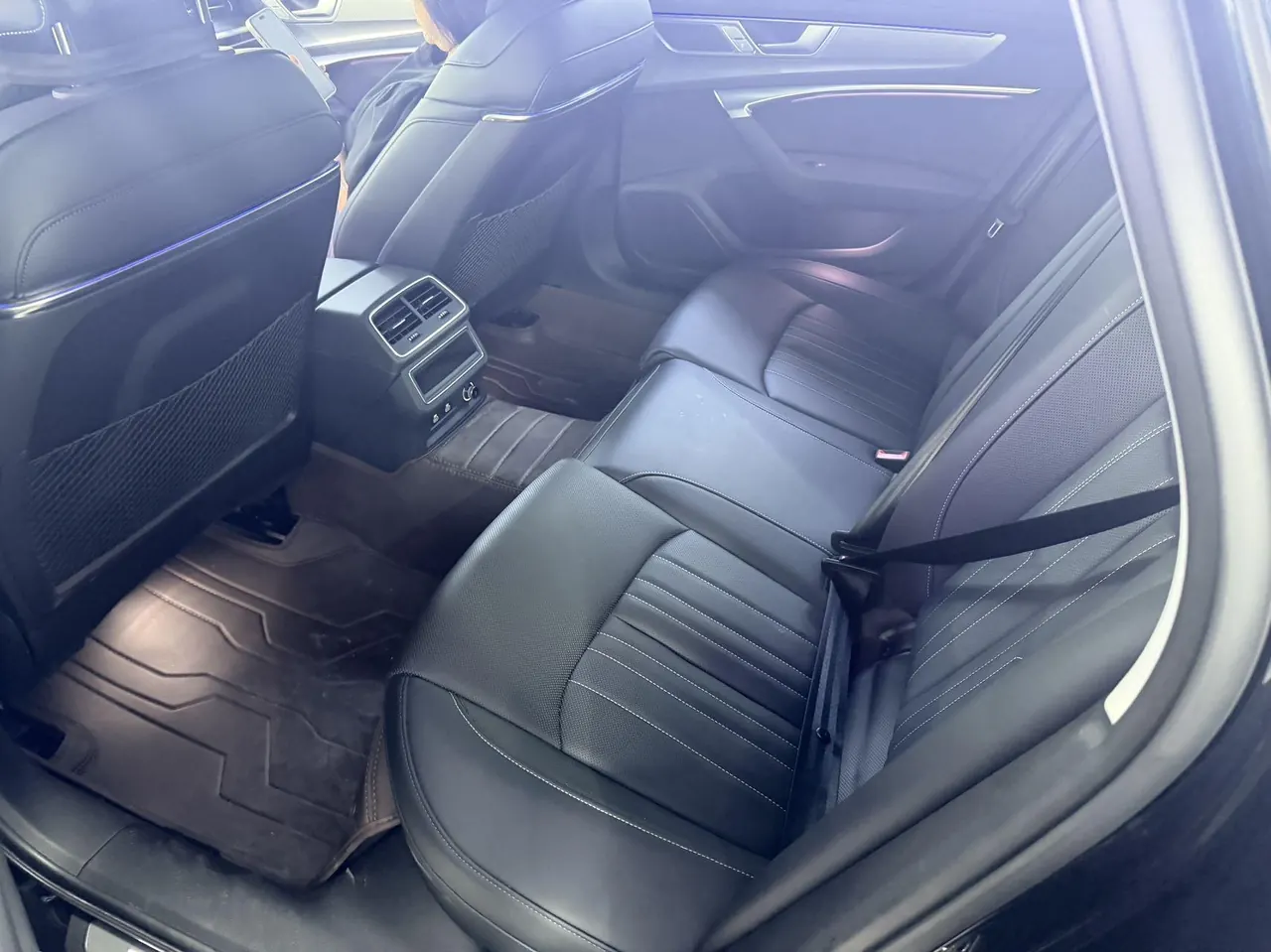 Audi 2024 A6L 2.0TFSI 40TFSI Deluxe Elegant Automatic 5