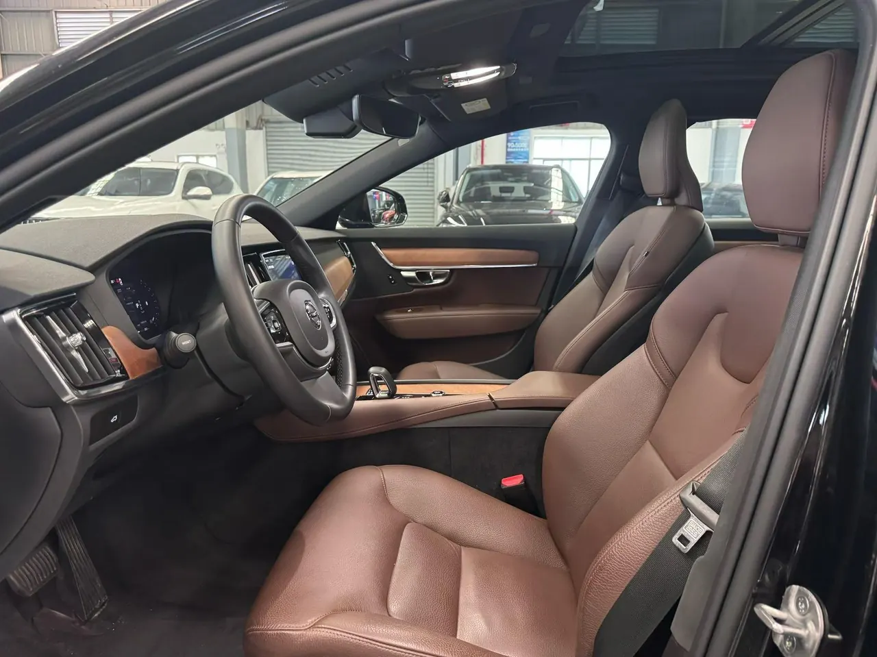 Volvo 2024 S90 48V 2.0T B5 Zhiyi Deluxe Edition Automatic Gear 8