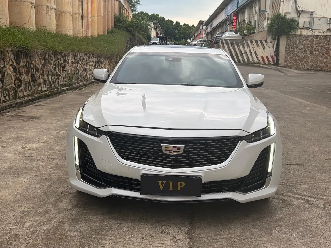 Cadillac 2023 CT5 2.0T 28T Luxury (Standard Edition) Automatic Gear 2