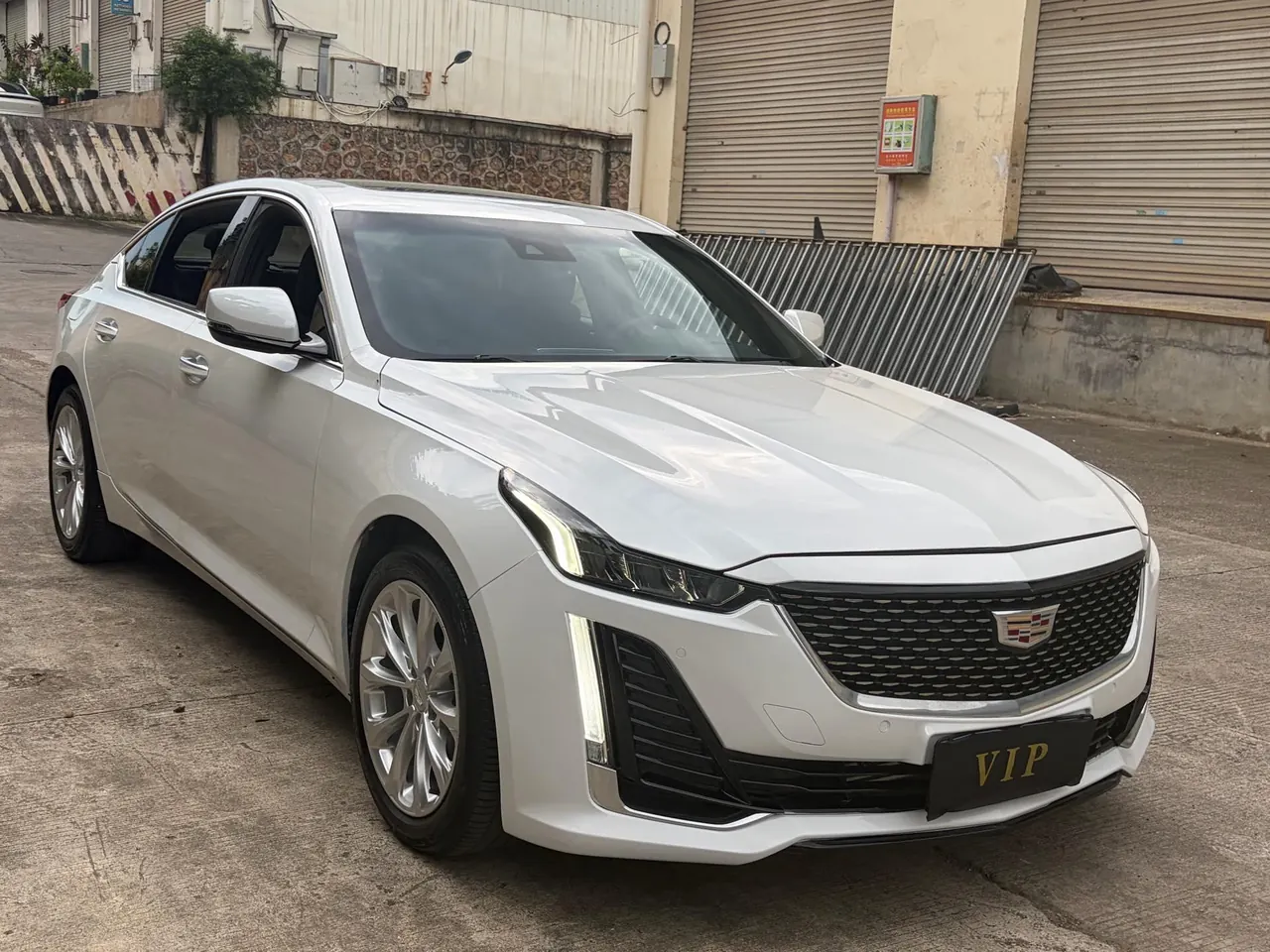 Cadillac 2023 CT5 2.0T 28T Luxury (Standard Edition) Automatic Gear 3