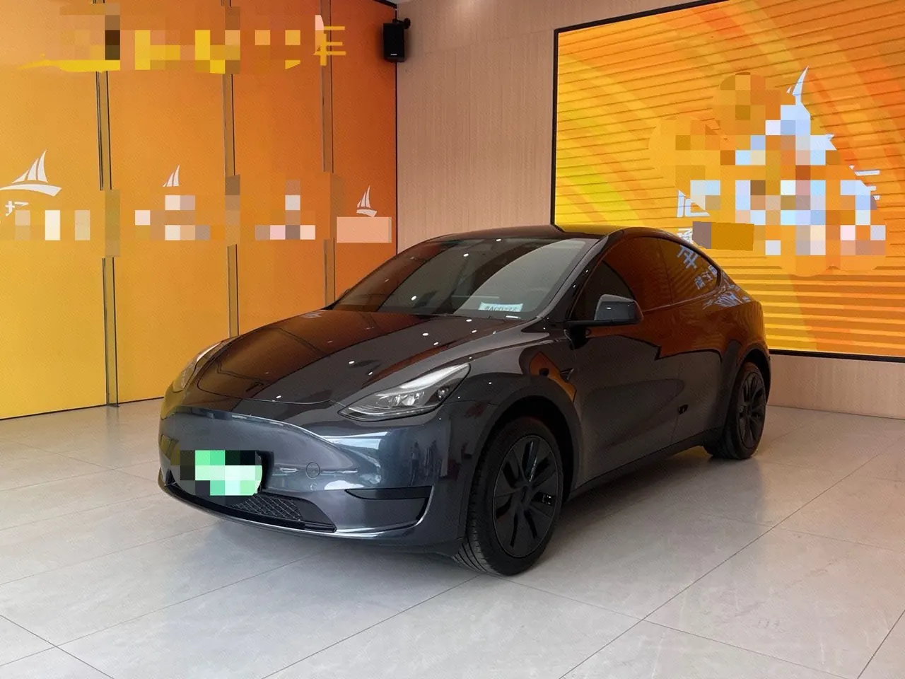 Open image lightbox: Tesla 2024 Model Y rear-wheel drive version automatic transmission
