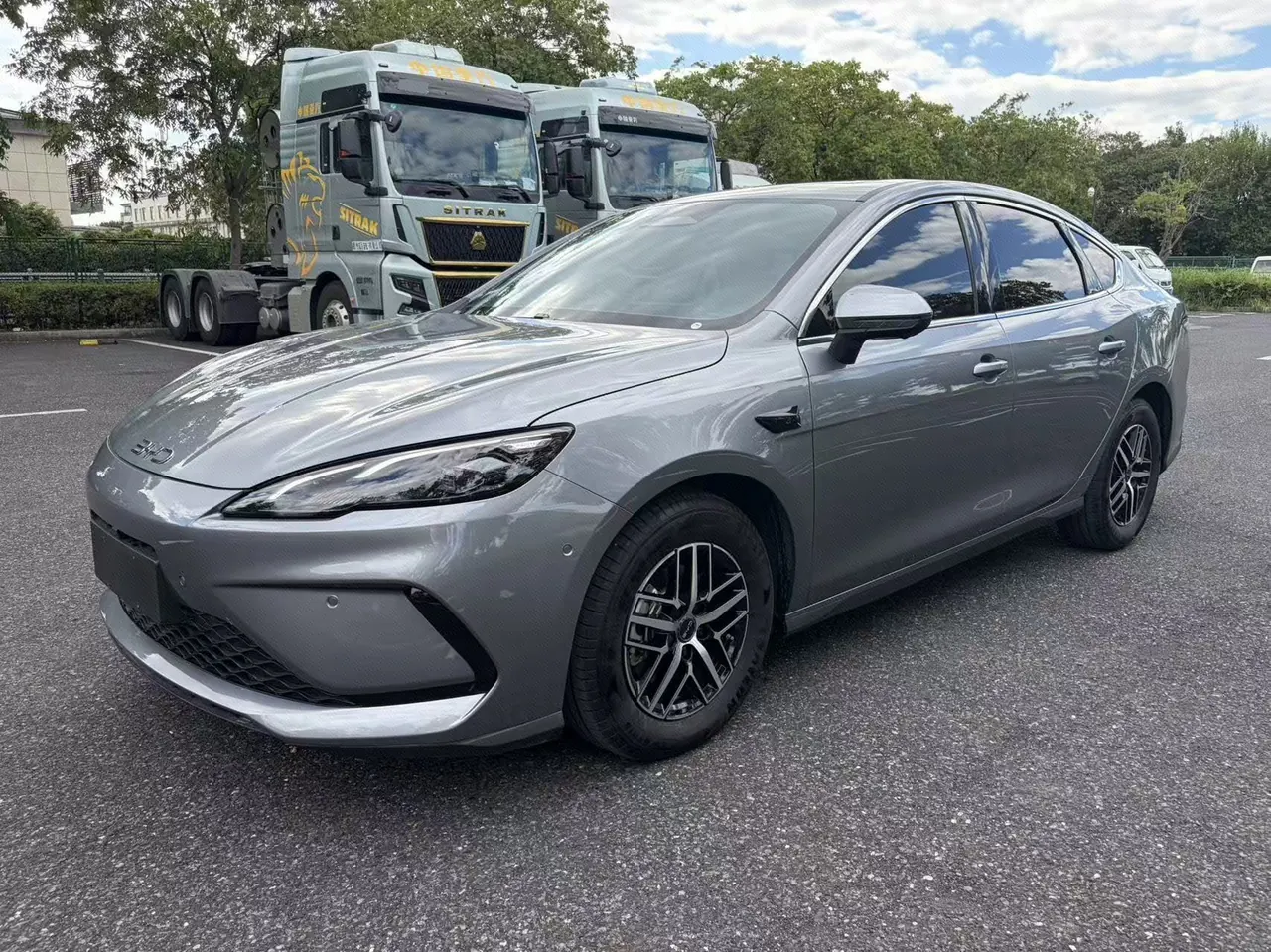 BYD 2025 Seal 05 DM-i 1.5 Stepless Smart Driving Edition 55KM Honorable Automatic Gear - View 1