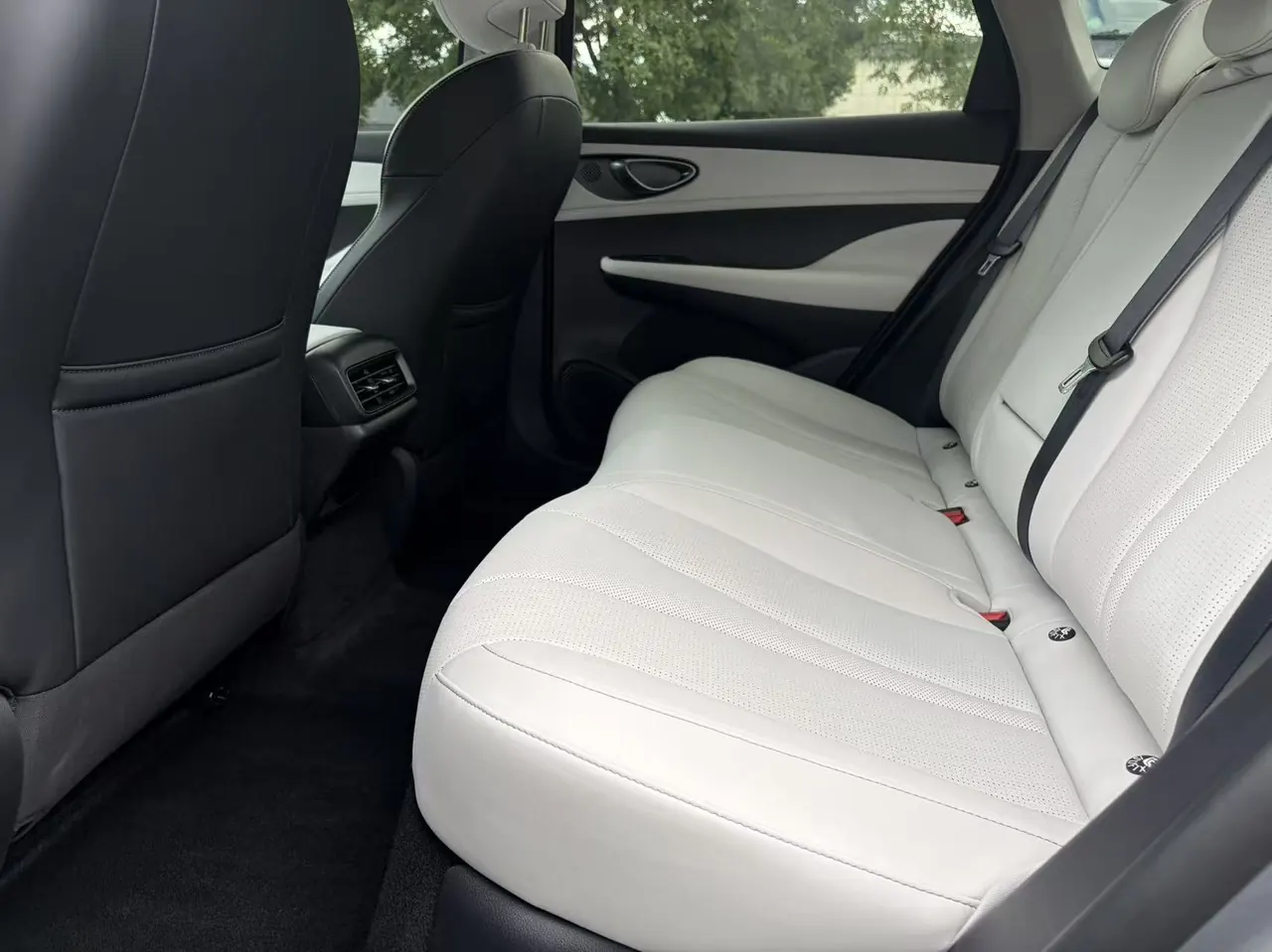 BYD 2025 Seal 05 DM-i 1.5 Stepless Smart Driving Edition 55KM Honorable Automatic Gear 7