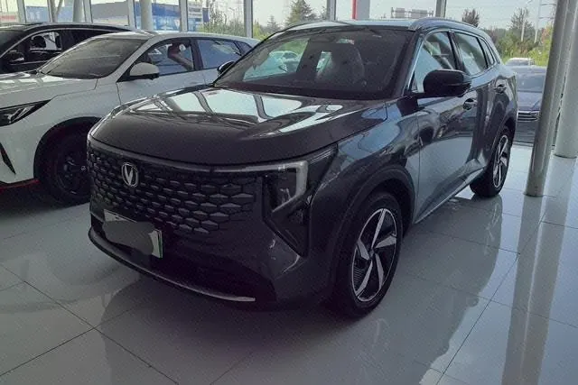 ChangAn 2026 CS55 PLUS PHEV 1.5 Stepless Smart New Blue Whale 125km Zhiyue Edition Automatic Gear - View 1