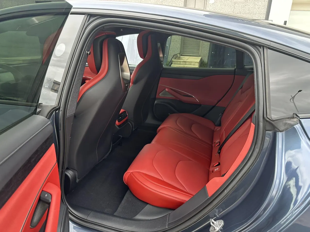 MI 2024 SU 7 700km Rear Drive Long Endurance Smart Driving Edition Automatic Gear 5