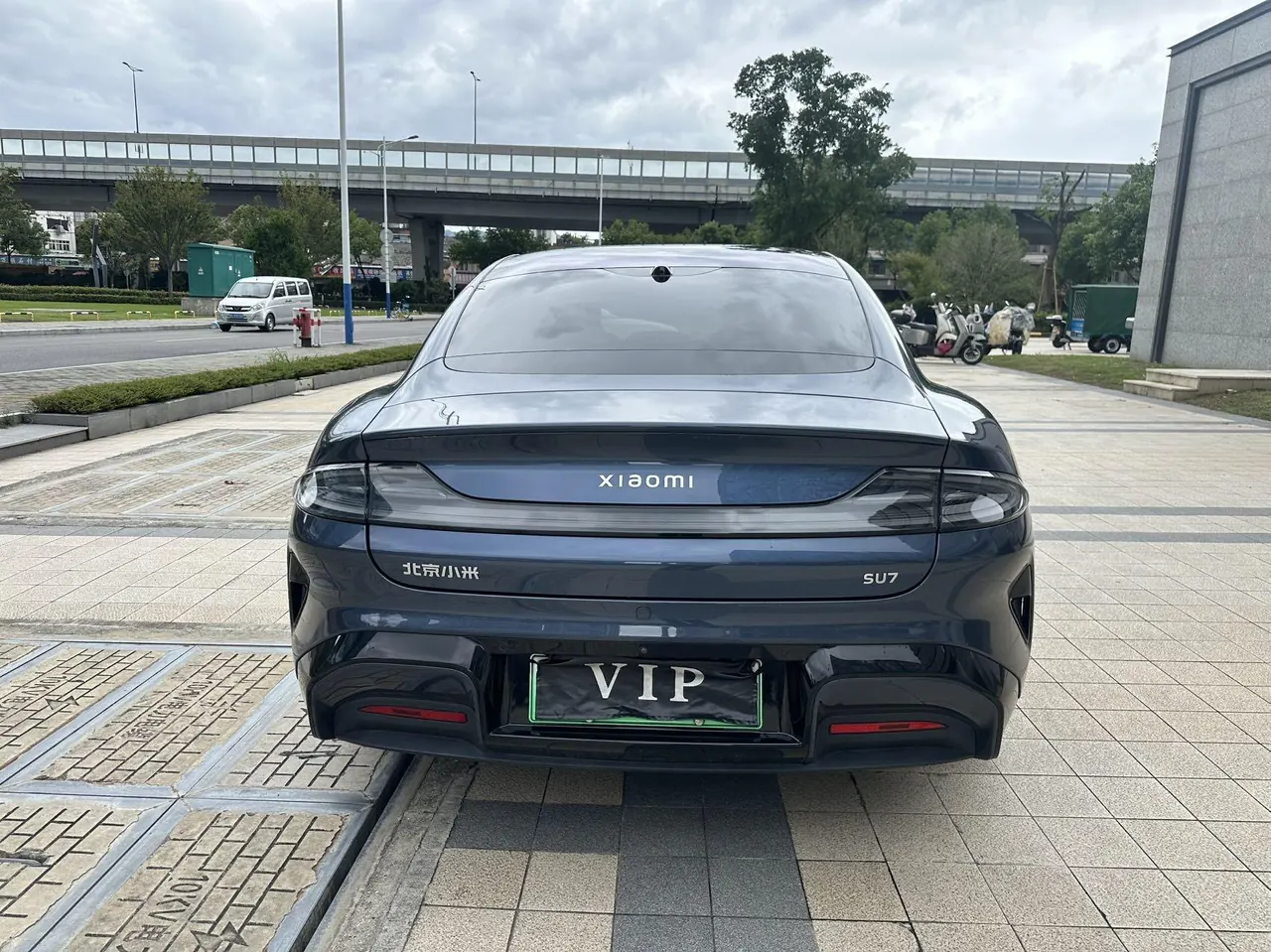 MI 2024 SU 7 700km Rear Drive Long Endurance Smart Driving Edition Automatic Gear 8