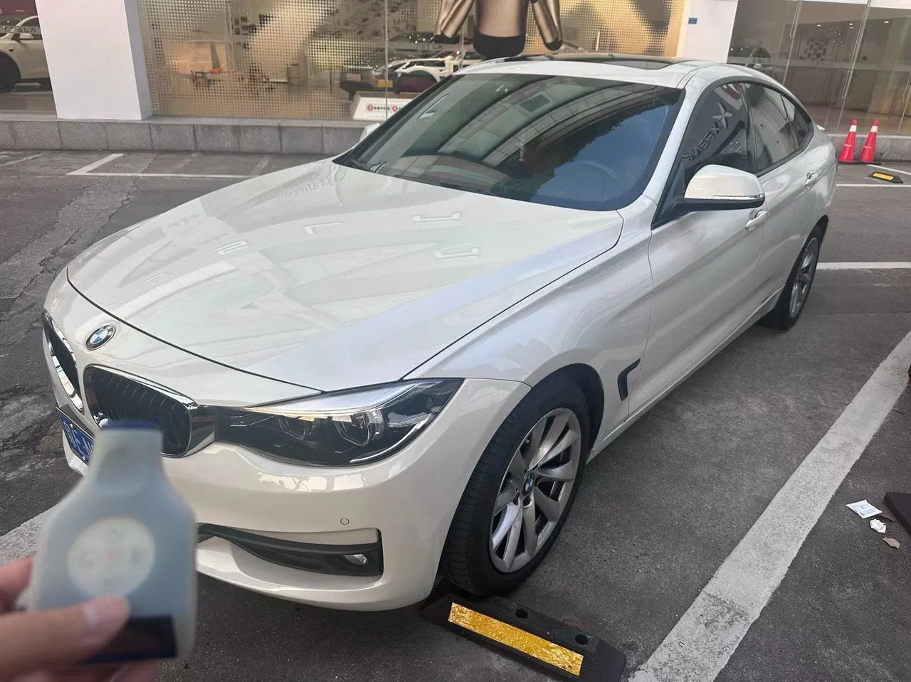 打开图片灯箱:BMW 3 Series GT (Imported) 2020 GT 320i 2.0T M Sports Suit Automatic Gear