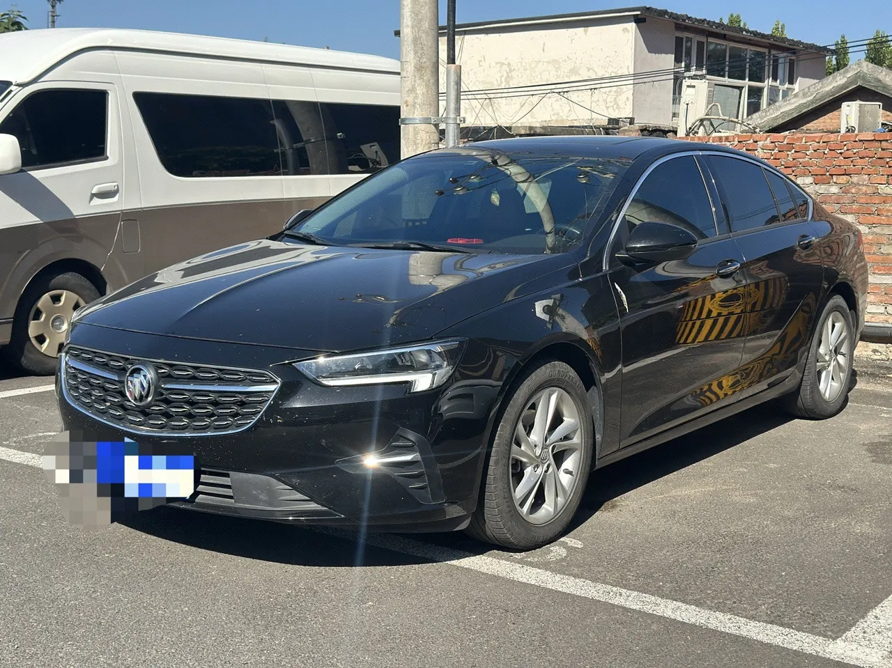 Buick 2020 Regal 1.5T 552T Luxury Automatic Gear - View 1