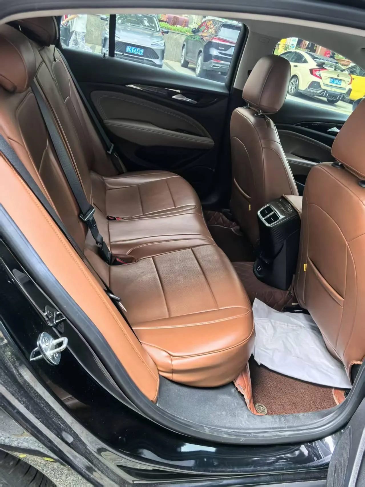 Buick 2020 Regal 1.5T 552T Luxury Automatic Gear 3