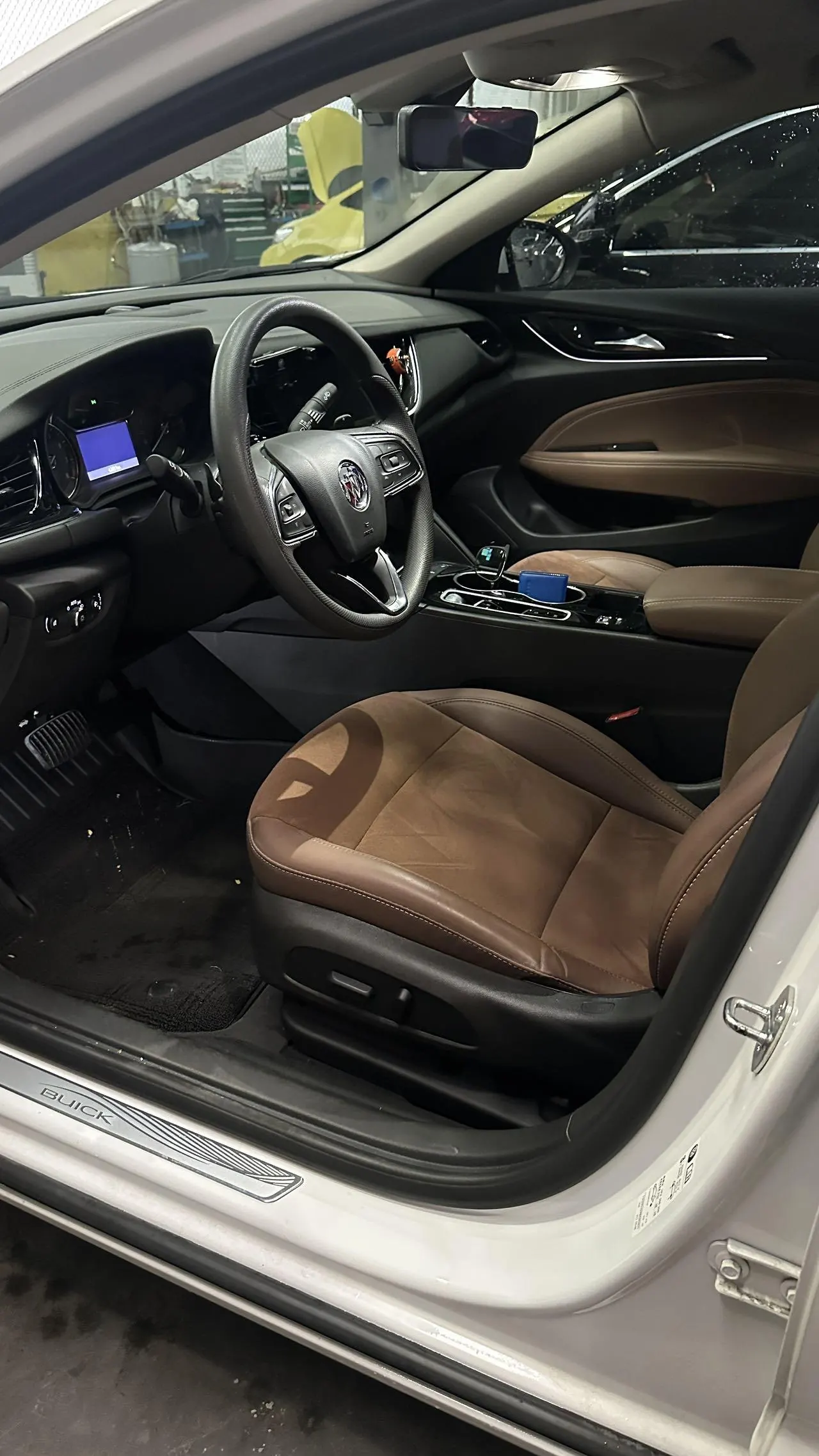 Buick 2022 Regal 1.5T 552T Smart Automatic Gear 3