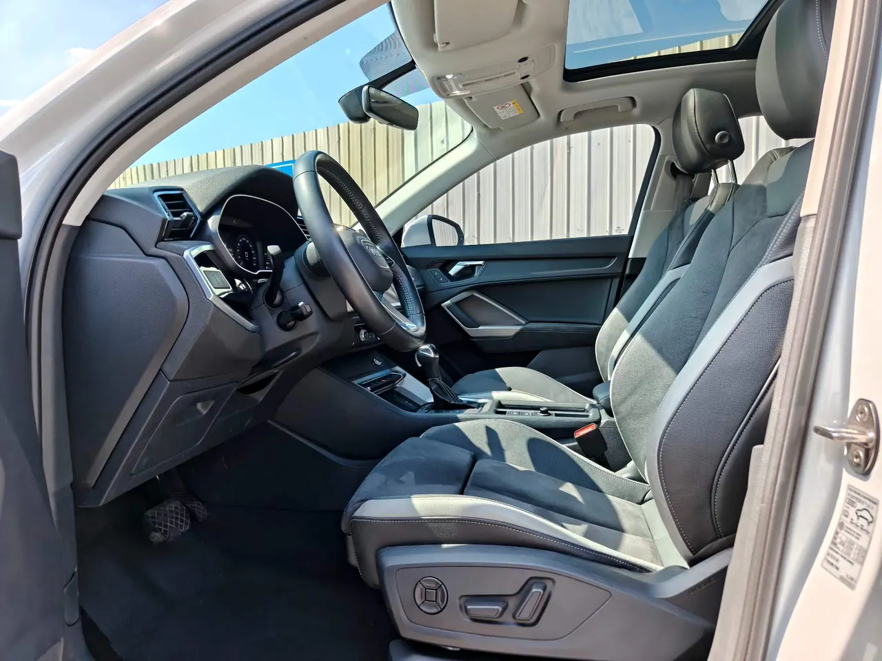 Audi 2020 Q3 1.4TFSI 35TFSI Enterprising and Elegant Automatic Gear 4