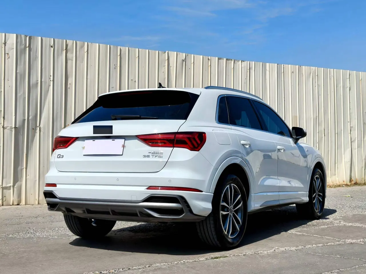 Audi 2020 Q3 1.4TFSI 35TFSI Enterprising and Elegant Automatic Gear 7