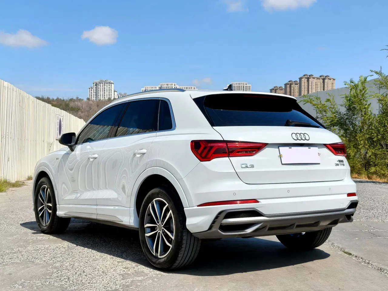 Audi 2020 Q3 1.4TFSI 35TFSI Enterprising and Elegant Automatic Gear 9