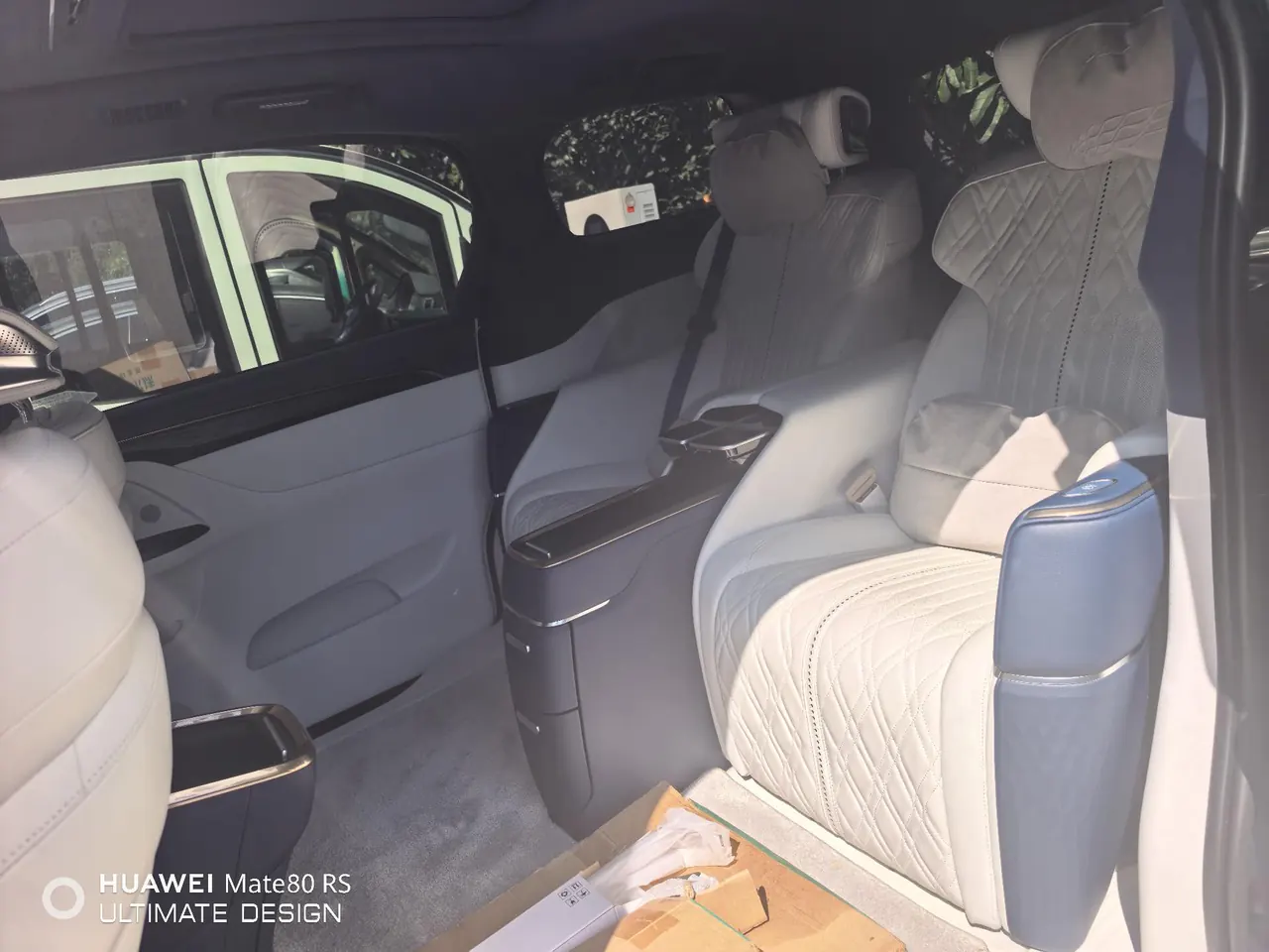 Buick 2020 GL8 Avenir 2.0T 4-seat Zunli Edition Automatic Gear 4