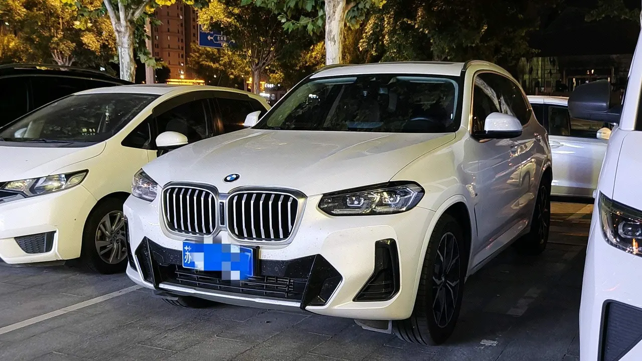 Open image lightbox: BMW 2022 X3 xDrive25i 2.0T M sports suit automatic gear