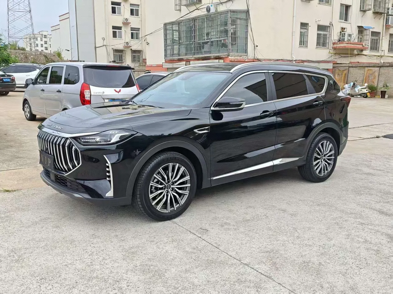 Jetour 2024 X70 PLUS 1.5T Champion Edition PRO5 Automatic Gear - View 1