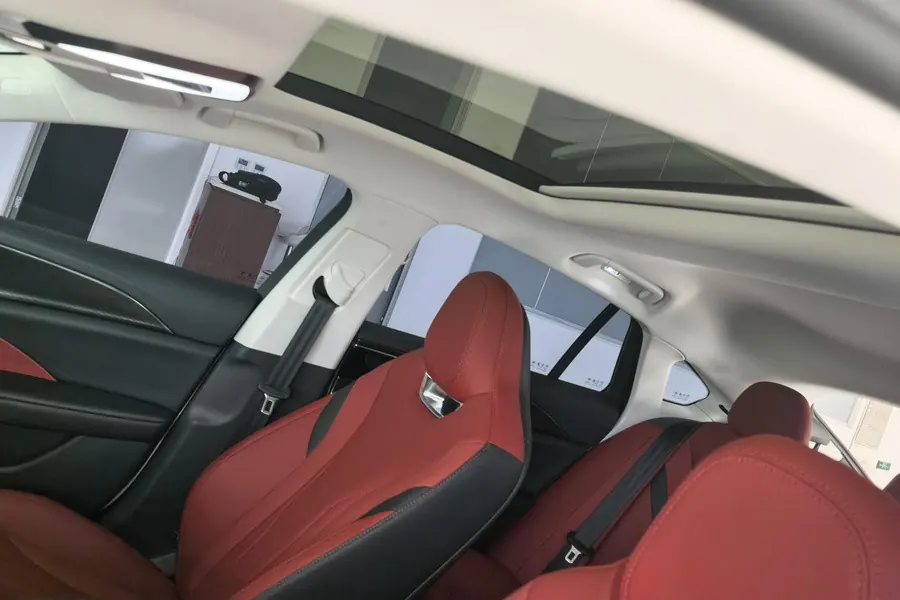 HongQi 2024 H6 2.0T to the United States version of automatic gear 5