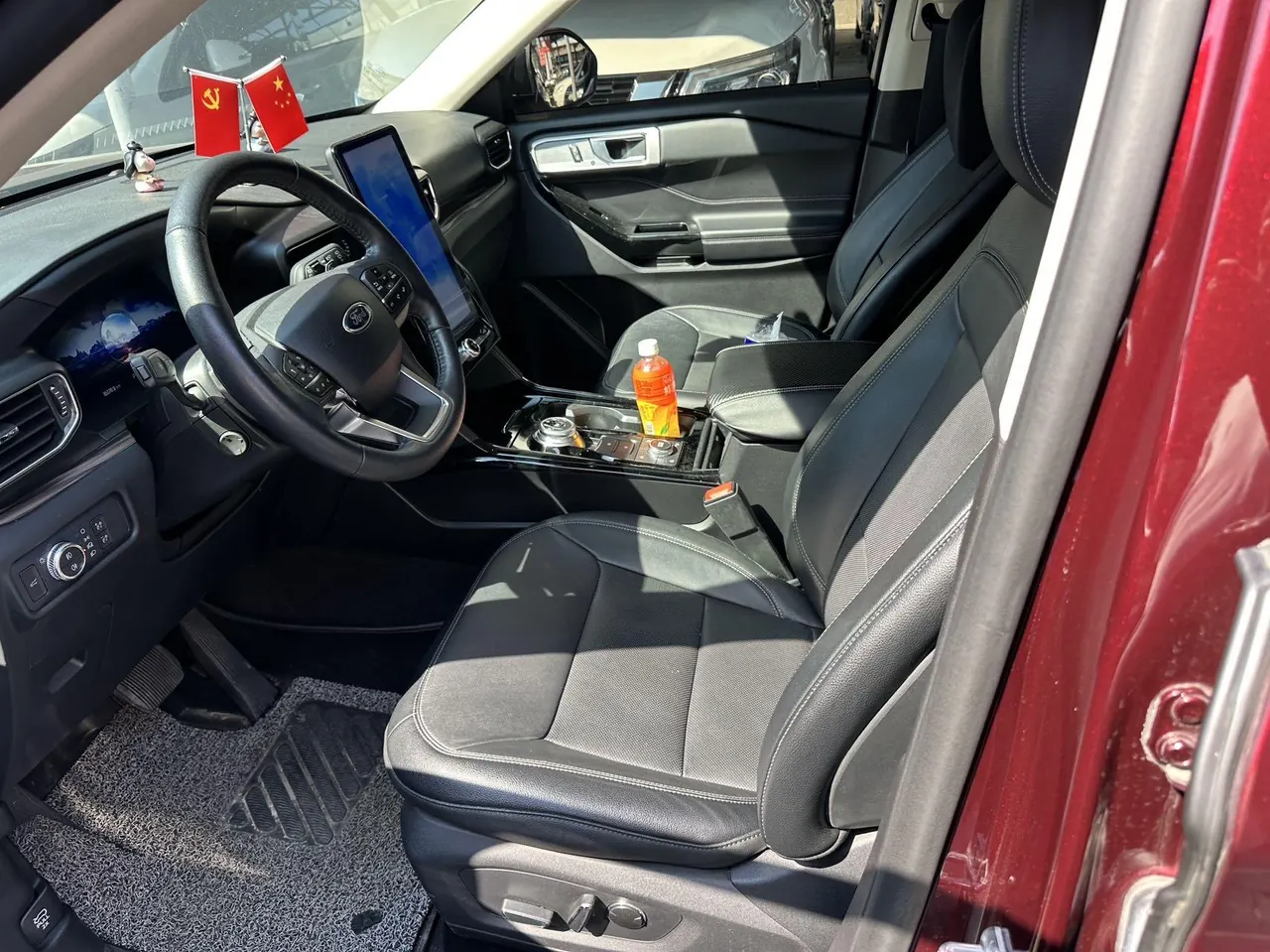 Ford 2020 Explorer 2.3T EcoBoost 285 Four-wheel Drive Titanium Edition 7-seat Automatic Gear 4
