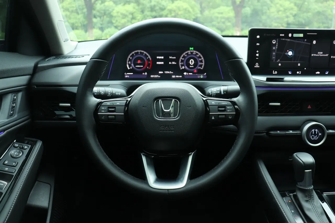 Honda 2025 11th Generation Accord 1.5T Stepless 260TURBO Sports Series Premium Edition Automatic Gear 5