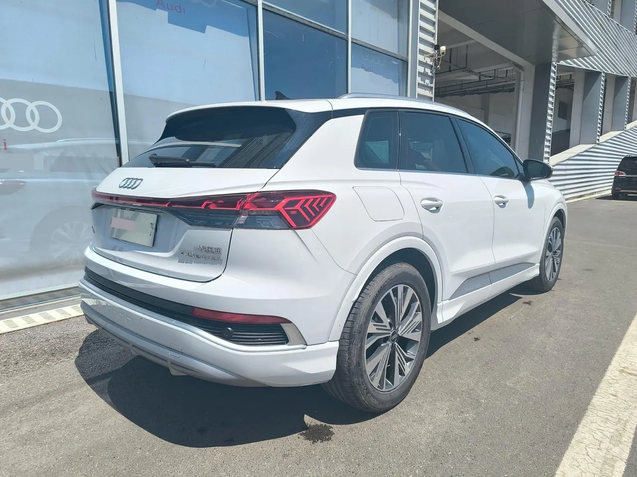 Audi 2024 Q4 e-tron 40 Creation Edition Automatic Gear 3