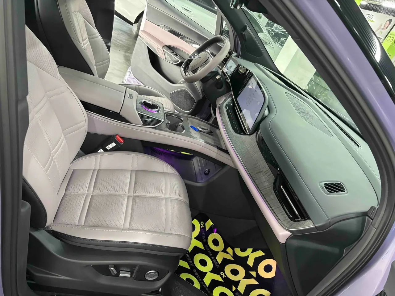 HongQi 2025 Tiangong 08 680 Ultra 4-wheel drive automatic gear 6