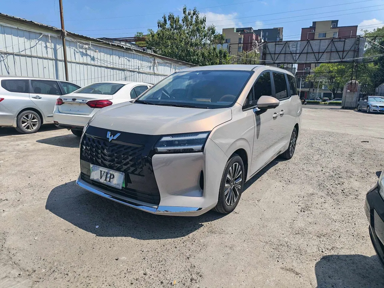 WuLing 2025 Starlight 730 1.5 Stepless 125km Luxury Automatic Transmission - View 1