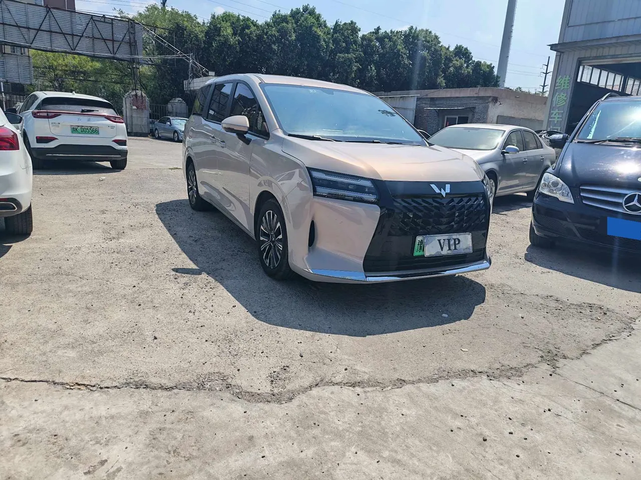 WuLing 2025 Starlight 730 1.5 Stepless 125km Luxury Automatic Transmission 2
