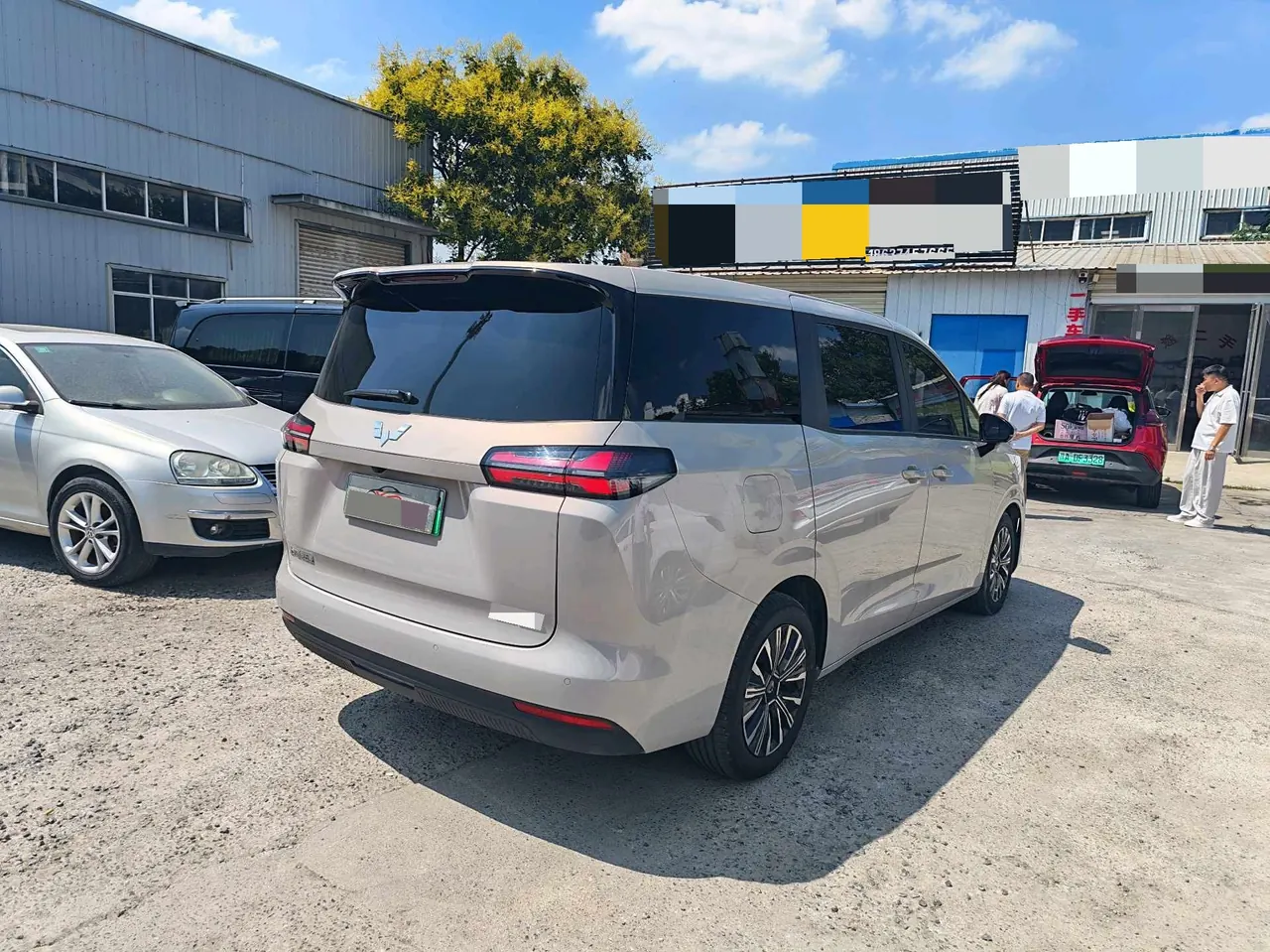WuLing 2025 Starlight 730 1.5 Stepless 125km Luxury Automatic Transmission 3