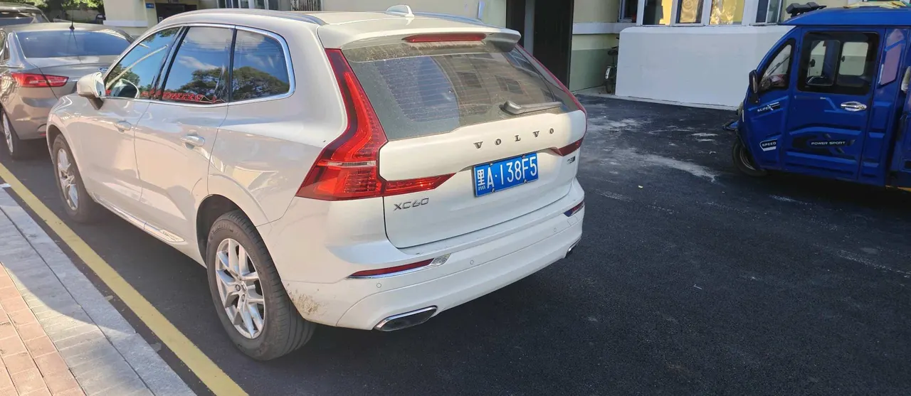 Volvo 2020 XC60 2.0T T5 4-wheel drive smart luxury automatic gear 2