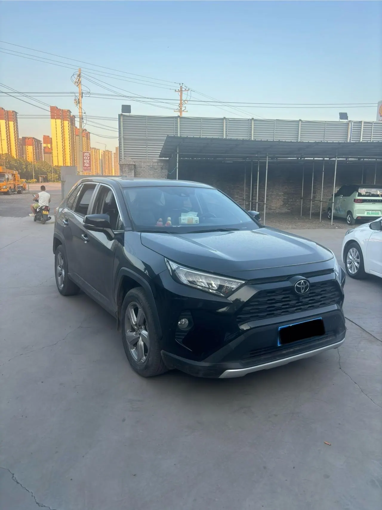 Toyota 2021 RAV4 Rongbo 2.0 Stepless Two-Drive Fashion Edition Automatic Gear 2