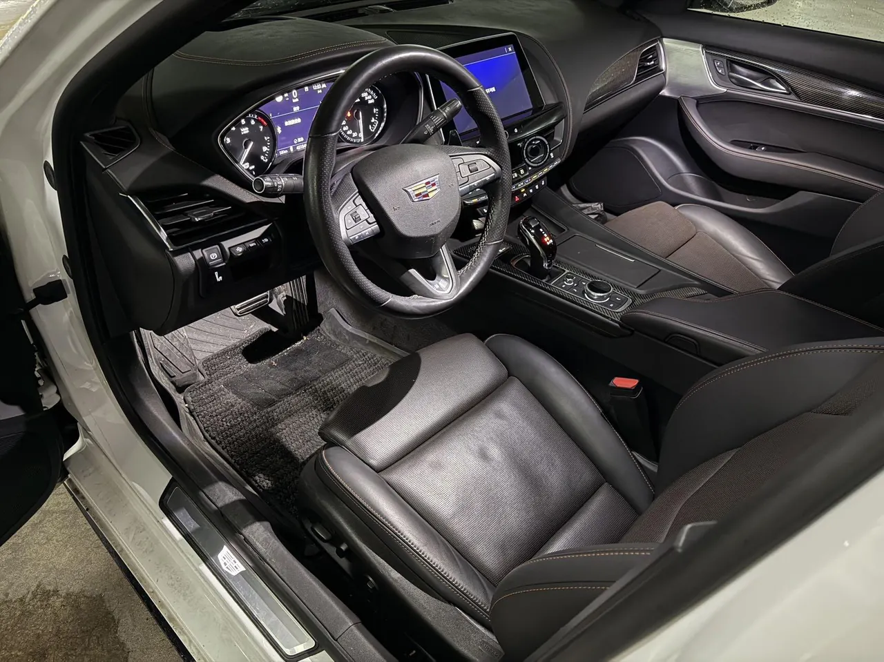 Cadillac 2020 CT5 2.0T 28T Platinum Sports Edition Automatic Gear 3